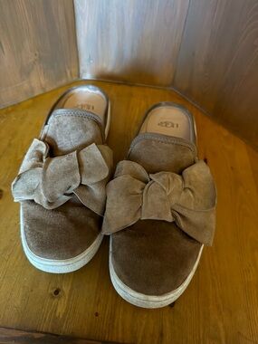UGG Luci Bow Slide Mule, a slip-on style 8.5